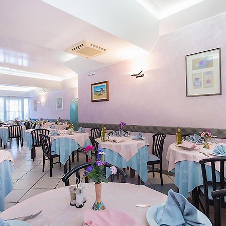Albergo Villa Denny Rimini Eksteriør billede