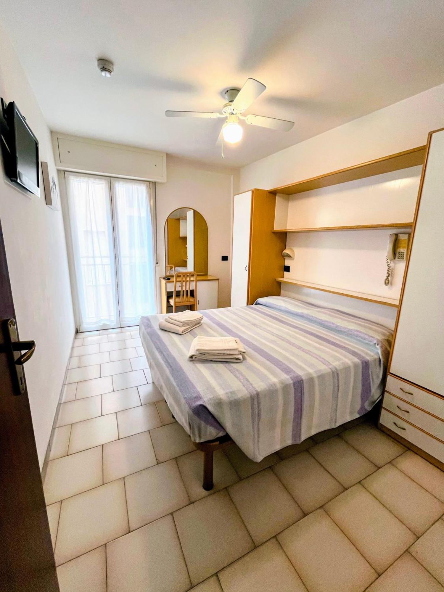 Albergo Villa Denny Rimini Eksteriør billede