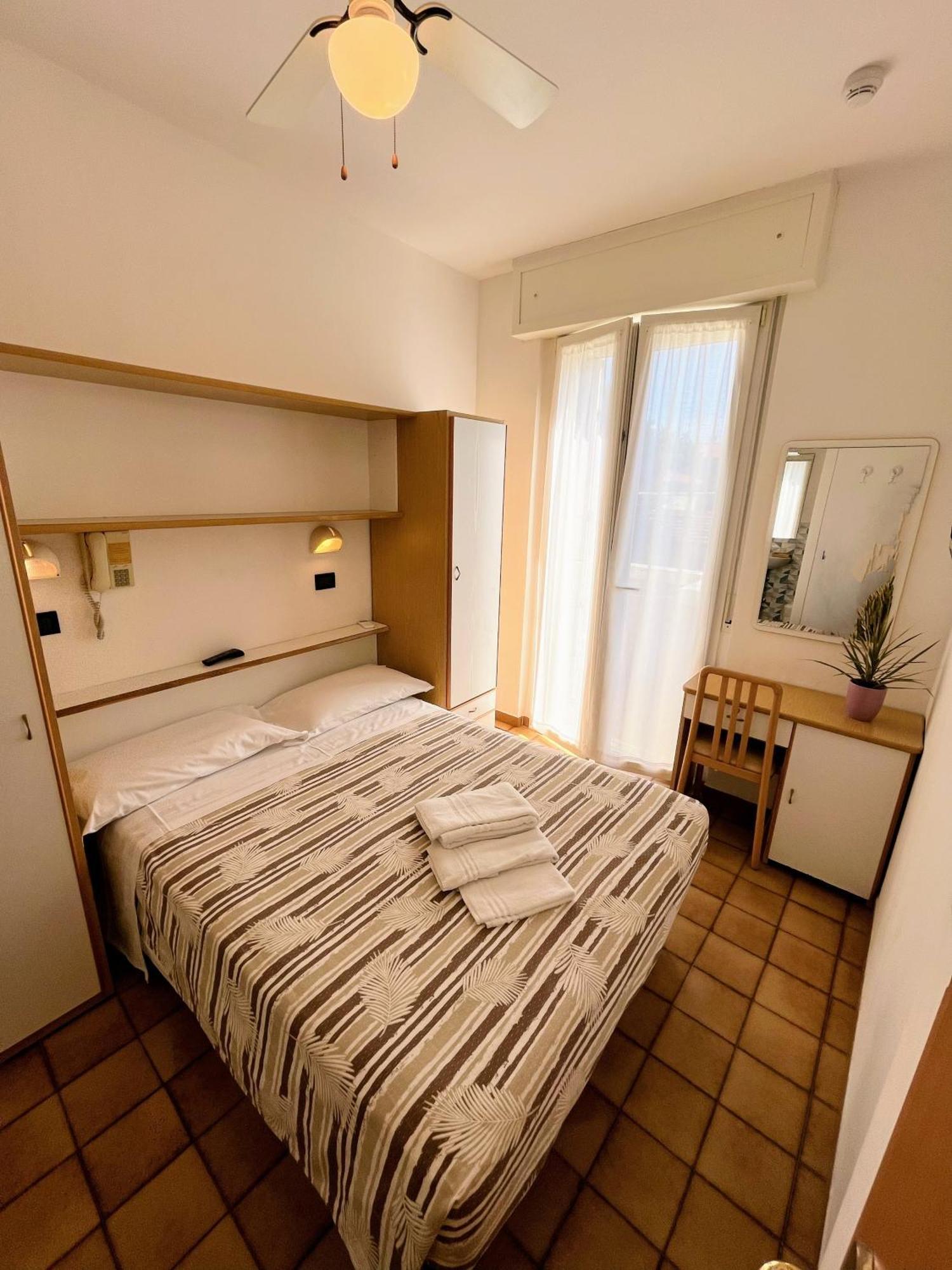 Albergo Villa Denny Rimini Eksteriør billede