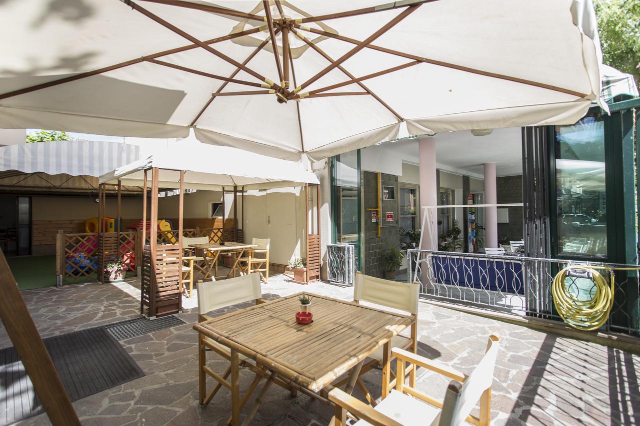 Albergo Villa Denny Rimini Eksteriør billede