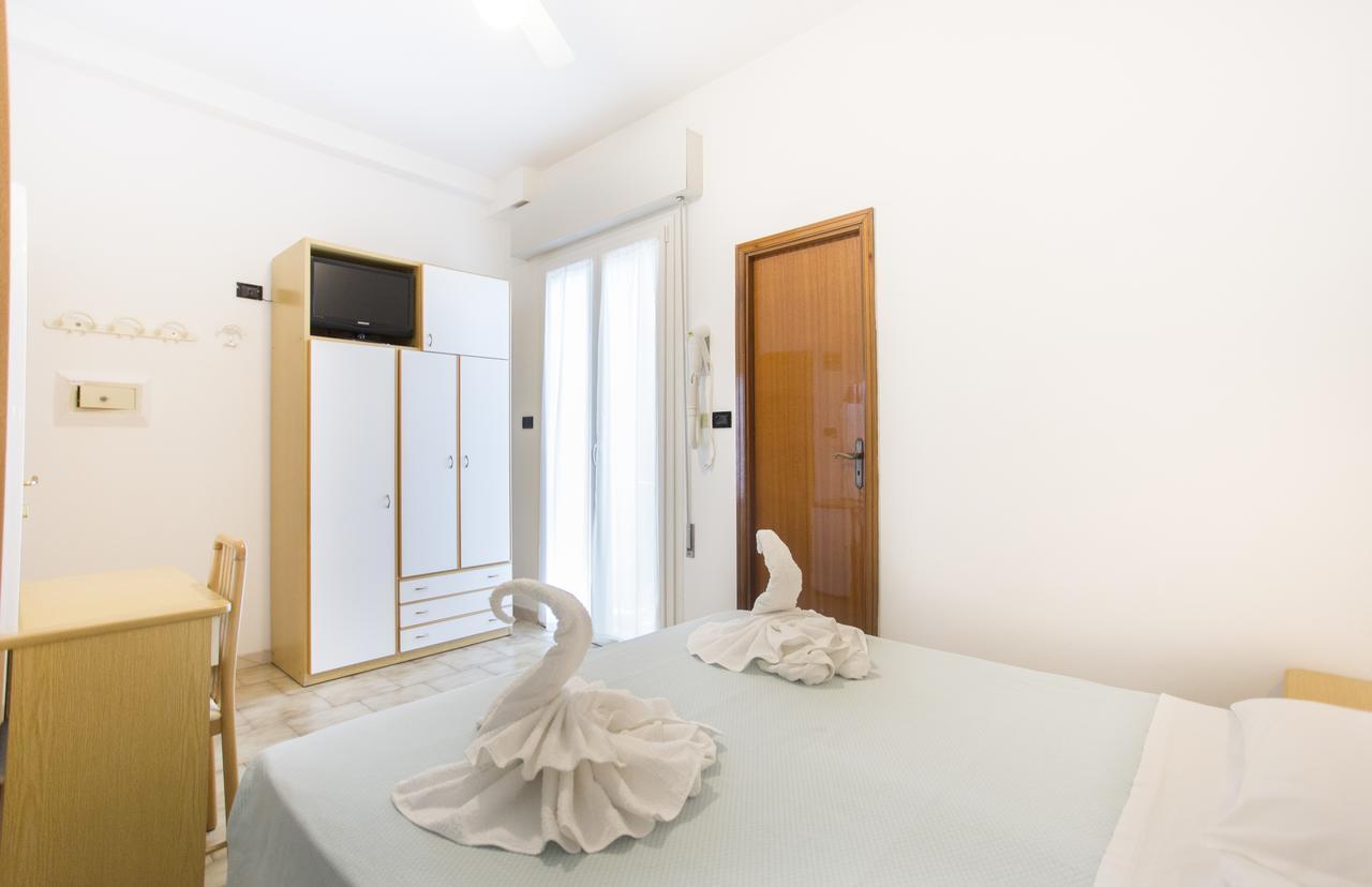 Albergo Villa Denny Rimini Eksteriør billede